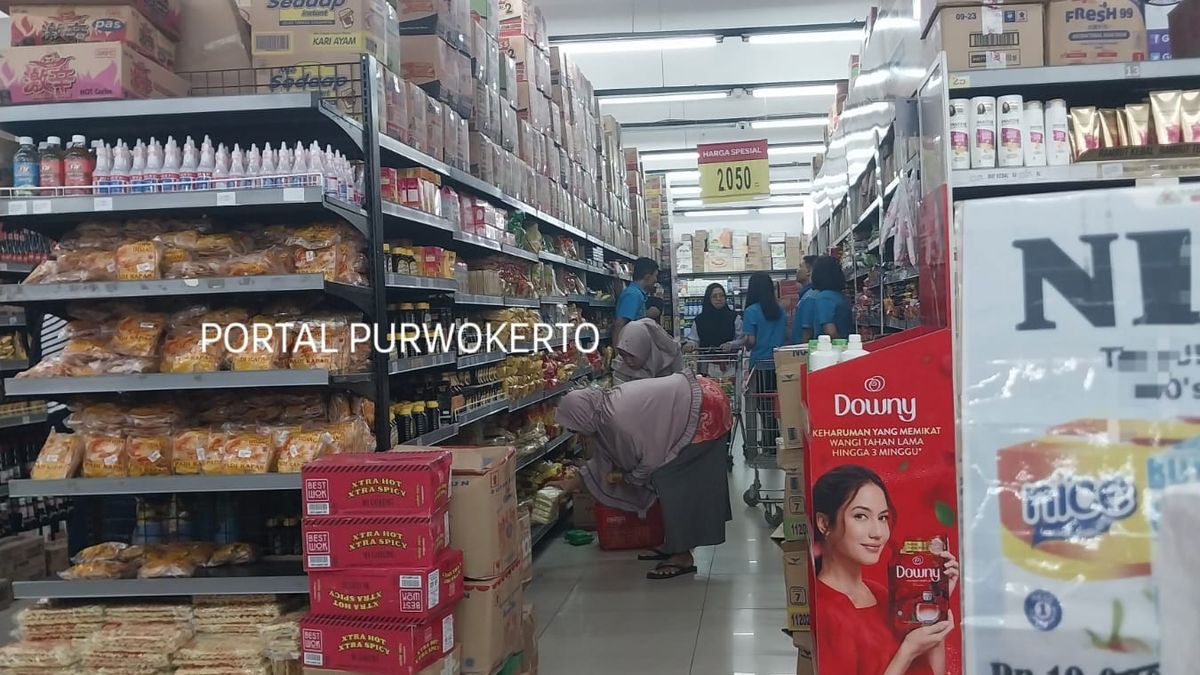 TB. Barokah: Jantung Belanja Lokal yang Tak Pernah Padam di Cilacap